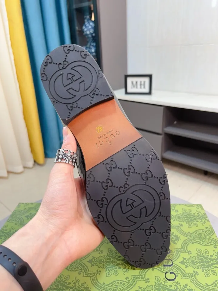 Men's shoes 💰500🌹🌹Niuli [GUCCI Gucci] A new style of formal men's leather shoes is coming~ The original quality upper is made of patent leather imported from Italy, the leather is soft and delicate, comfortable and soft first-layer cowhide lining, rubber wear-resistant outsole, the shoe shape is dignified and domineering, and the luxury charm cannot be concealed! The natural and free nouveau riche leads the trend. Code number: 38-44